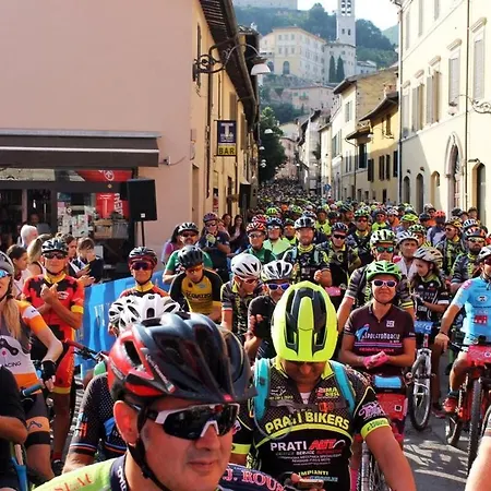 Bhr - Appartamento Dell'Anfiteatro Spoleto Esterno foto